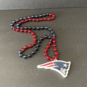 NEW ENGLAND PATRIOTS BEADS WITH TEAM MEDALLION